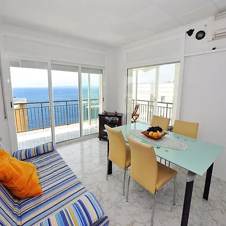 Appartement Beautiful In With Views Roses