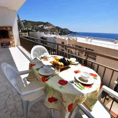 Beautiful In With Views Apartment