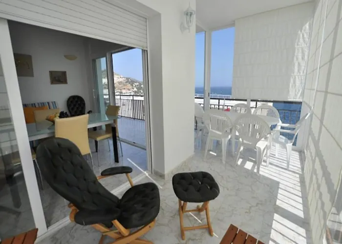 Beautiful In With Views Apartament