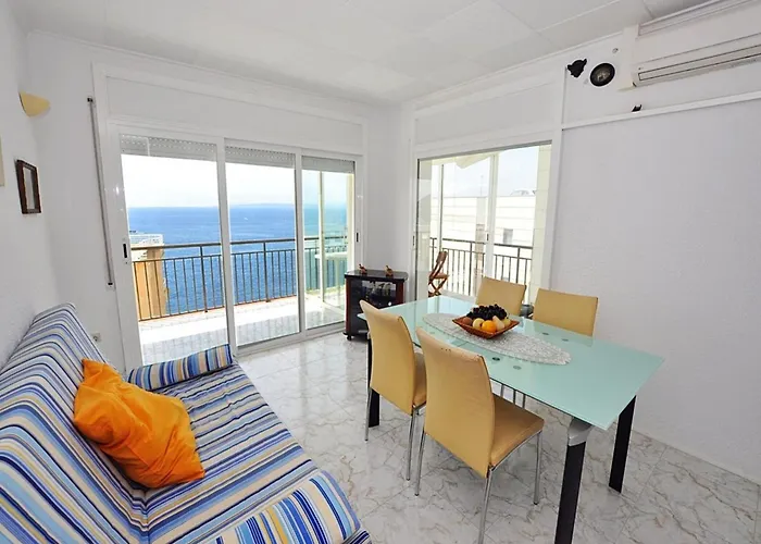 Appartement Beautiful In With Views Roses